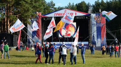 Жители Знаменского района могут поддержать в конкурсе землячку